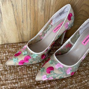 Betsey Johnson Floral Pumps - Worn ONCE - Size 8